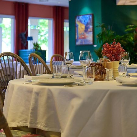 Logis L'Ermitage Hotel & Restaurant Saulges Esterno foto