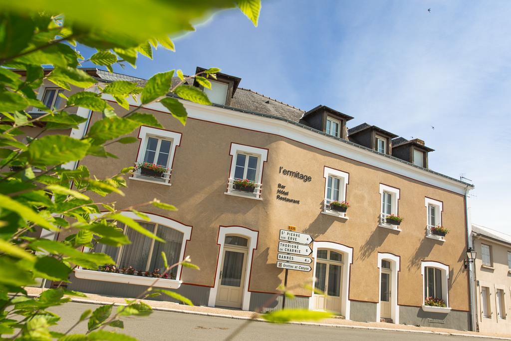 Logis L'Ermitage Hotel & Restaurant Saulges Esterno foto