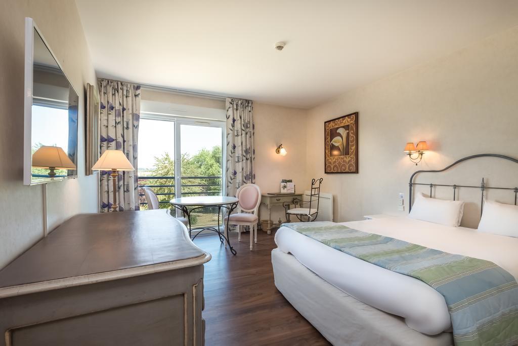 Logis L'Ermitage Hotel & Restaurant Saulges Esterno foto