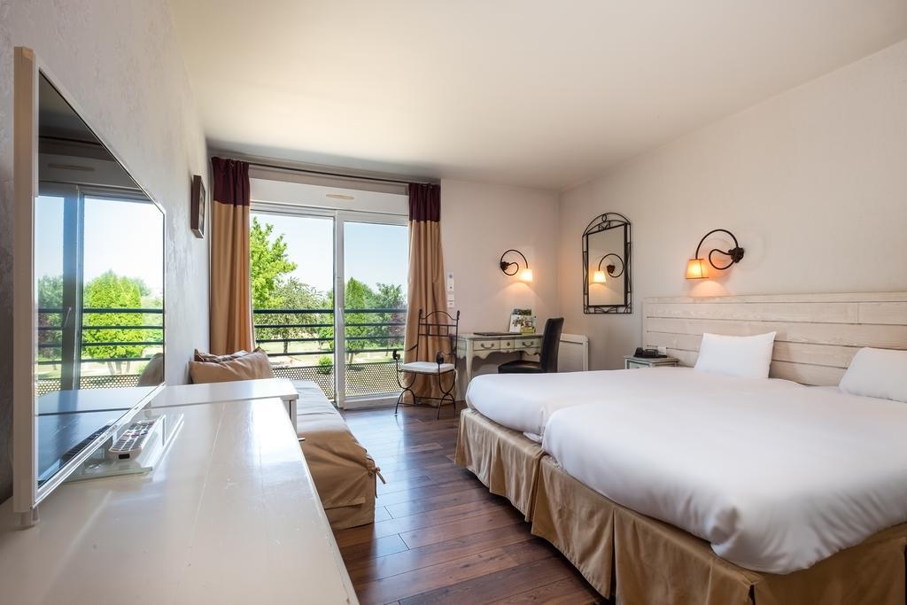 Logis L'Ermitage Hotel & Restaurant Saulges Esterno foto