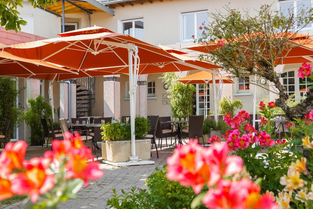 Logis L'Ermitage Hotel & Restaurant Saulges Esterno foto