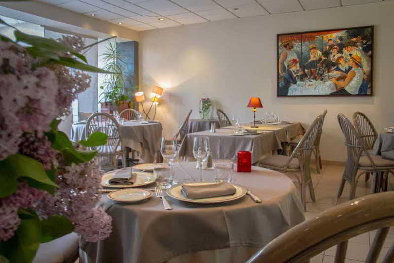 Logis L'Ermitage Hotel & Restaurant Saulges Esterno foto